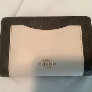 Coach Two-Tone Brown and Cream Wallet NWOT